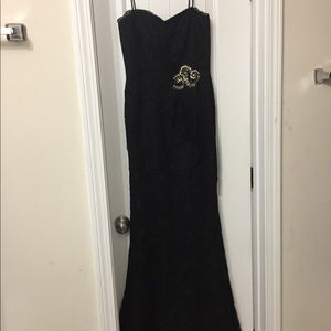 David bridal Beautiful black lace dress